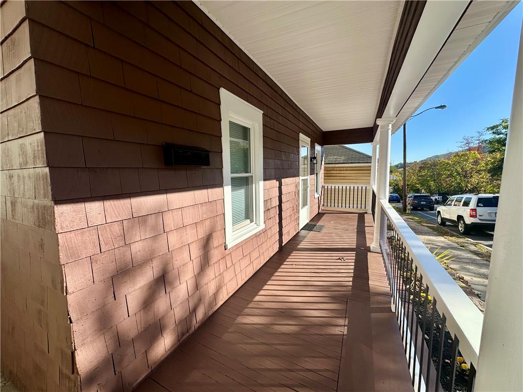 255 Avenue B Property Photo 4