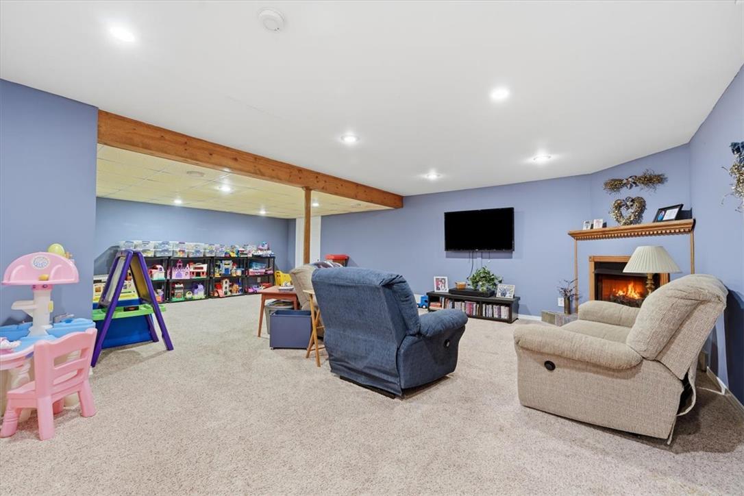 252 Shelley Street Property Photo 42