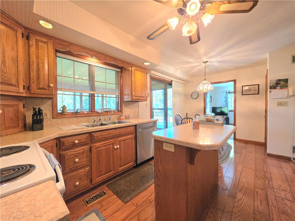 5661 Sullivan Trail Property Photo 9