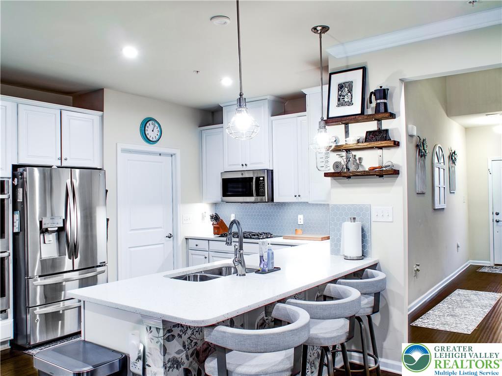 2428 Raya Way Property Photo 3