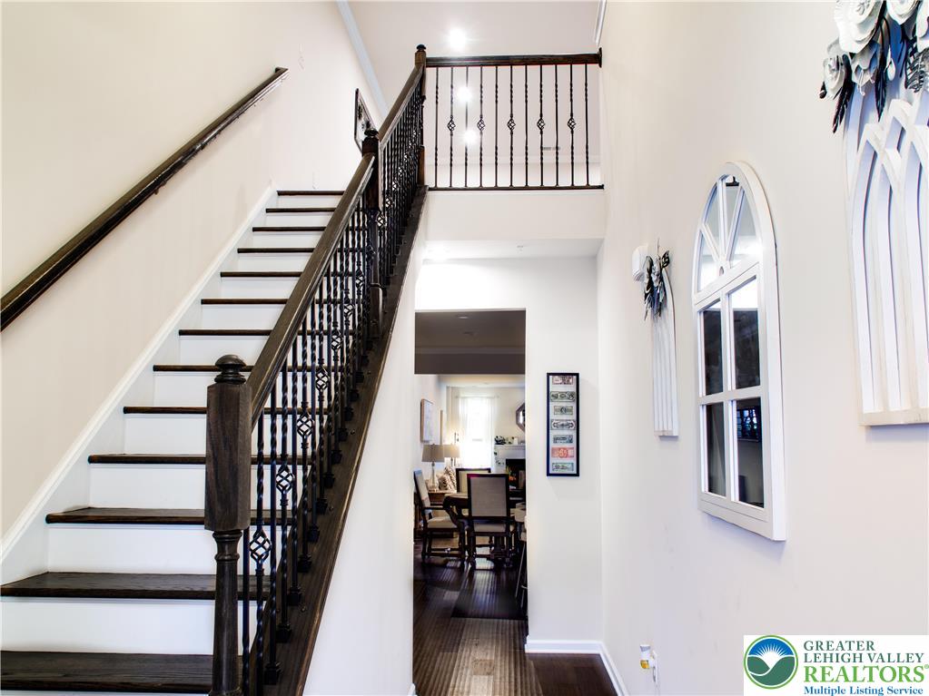 2428 Raya Way Property Photo 12