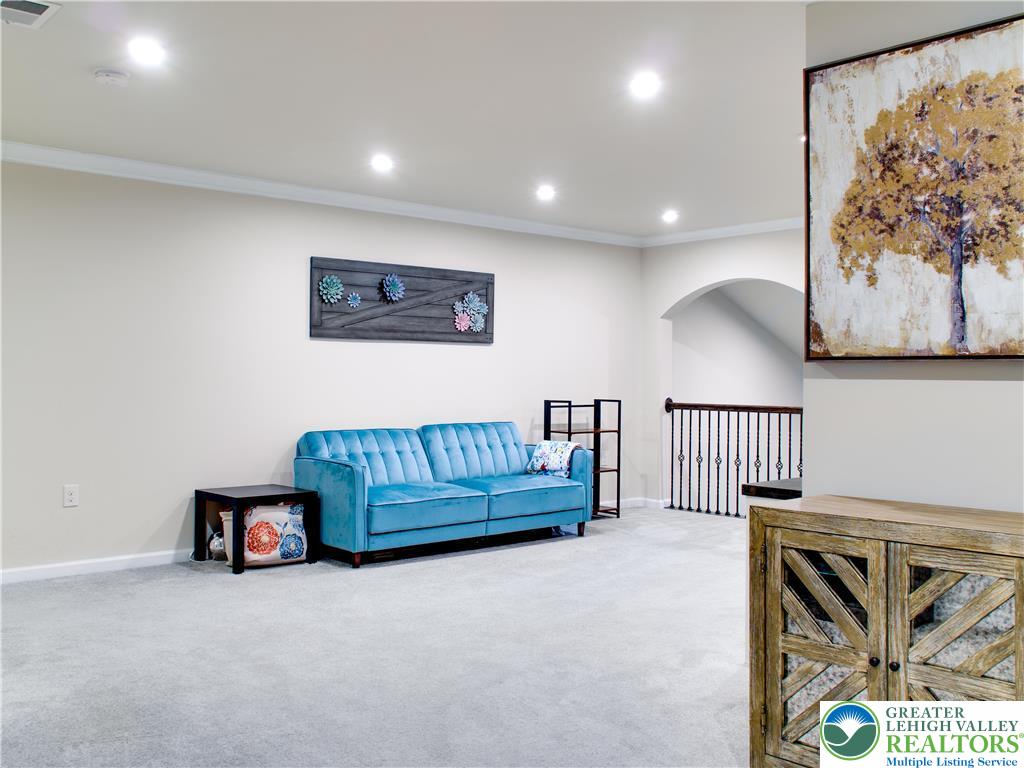 2428 Raya Way Property Photo 14