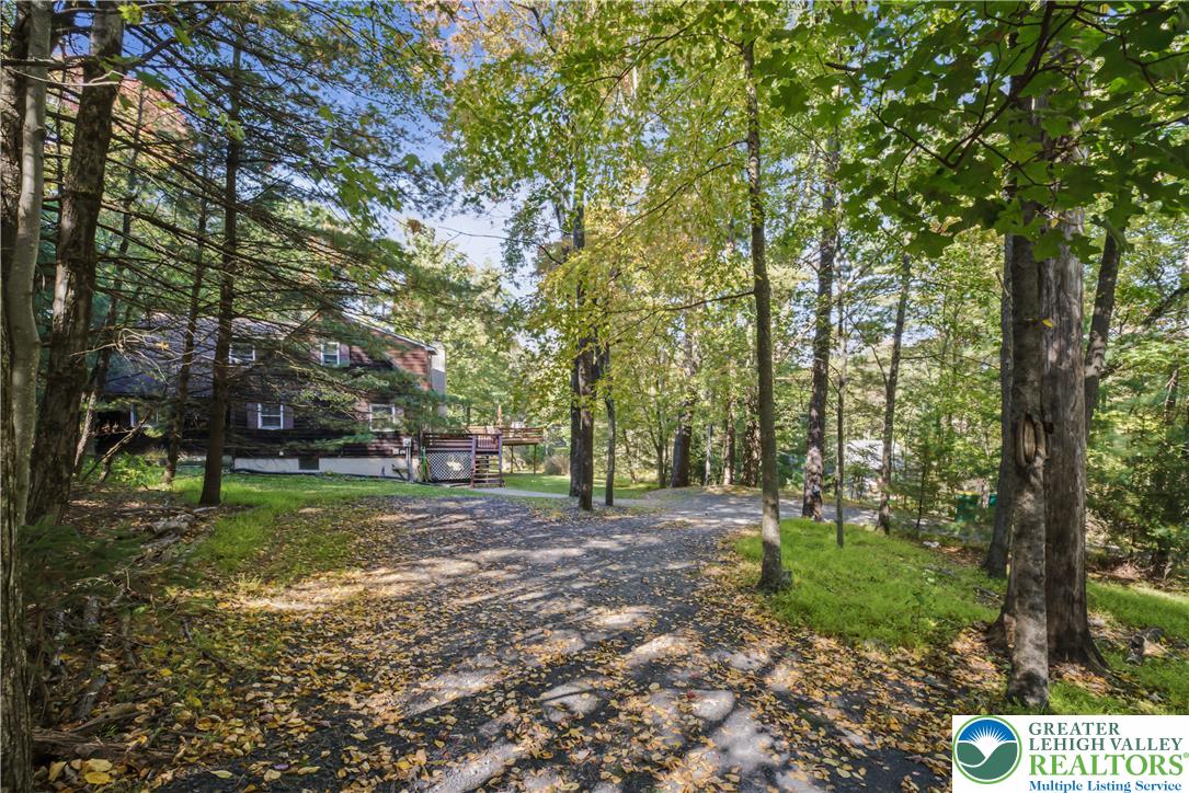 7146 Moss Drive Property Photo 3