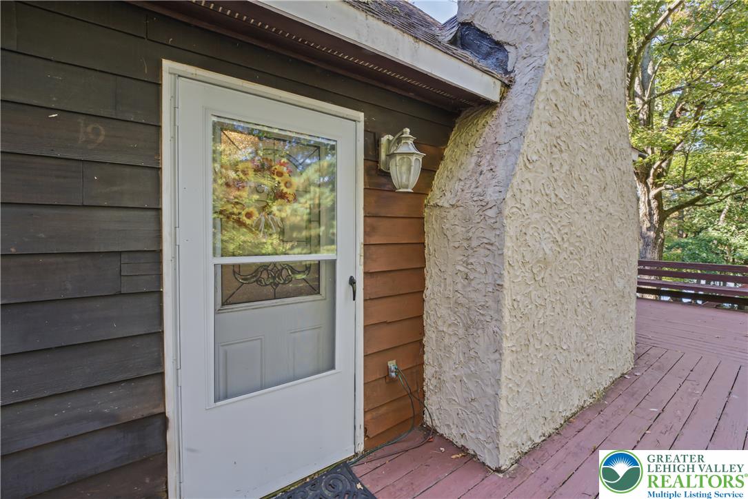 7146 Moss Drive Property Photo 6