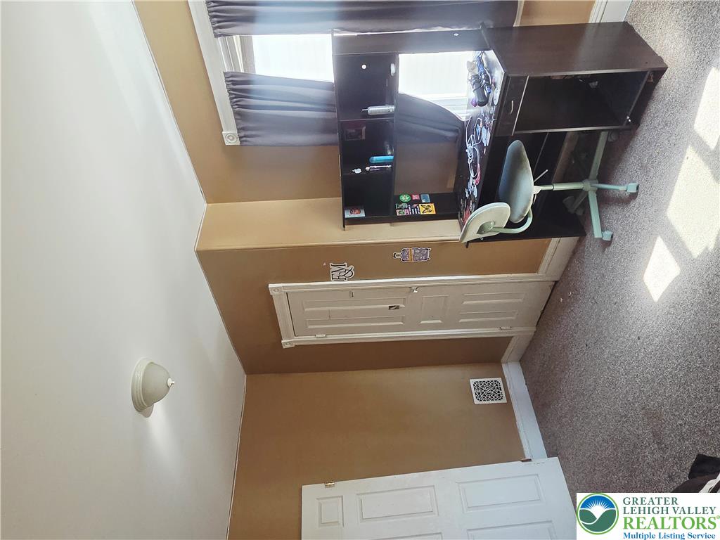 722 Bushkill Street Property Photo 13