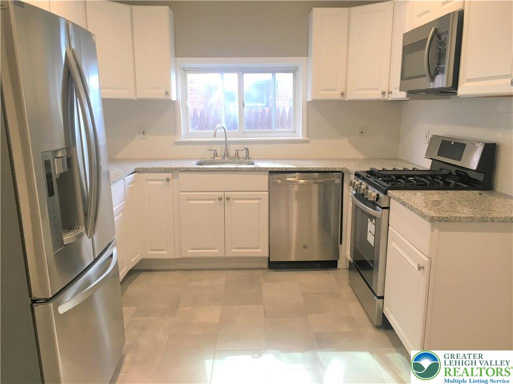 441 West Berwick Street Property Photo 3