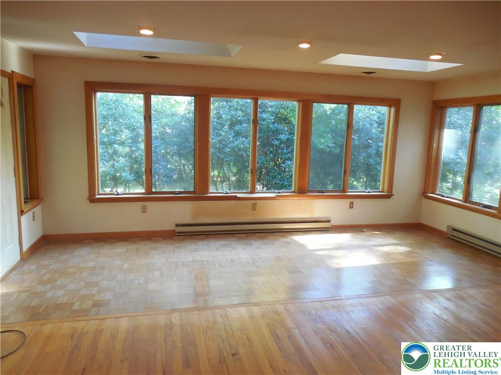 148 West Moorestown Road Property Photo 9