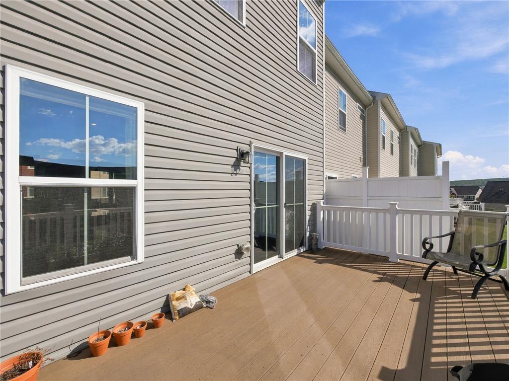 2433 Emanuel Court Property Photo 6