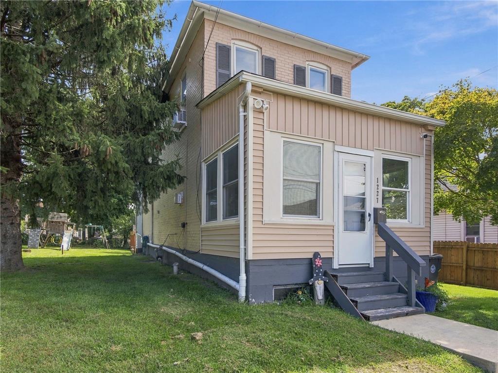 1227 Marlow Street Property Photo 1