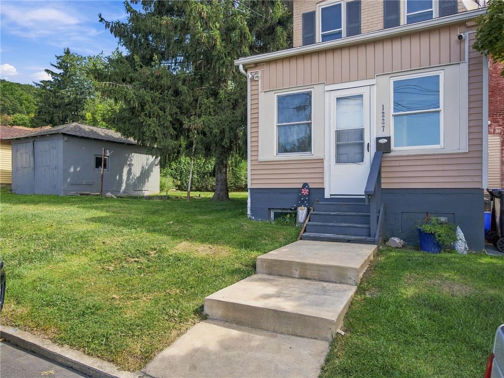 1227 Marlow Street Property Photo 3