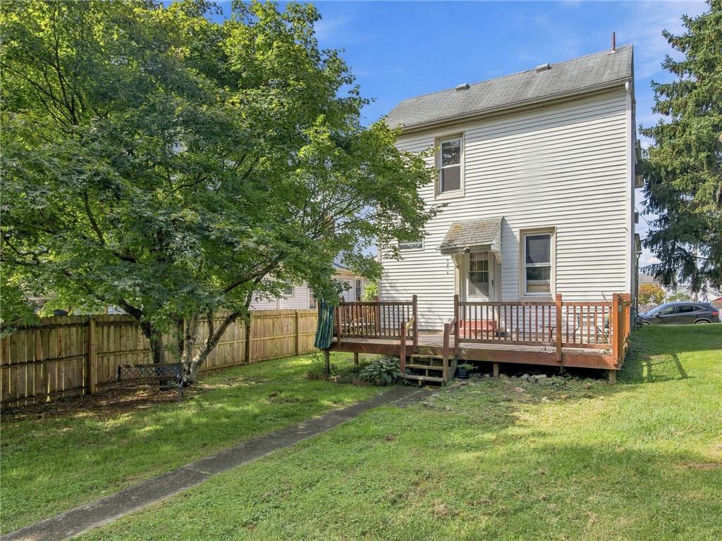 1227 Marlow Street Property Photo 4