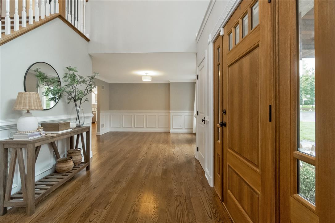 755 Yorkshire Road Property Photo 8