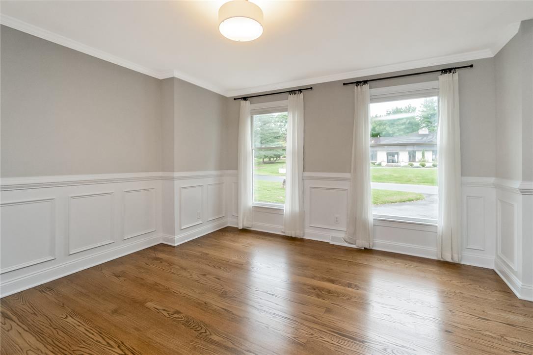 755 Yorkshire Road Property Photo 10