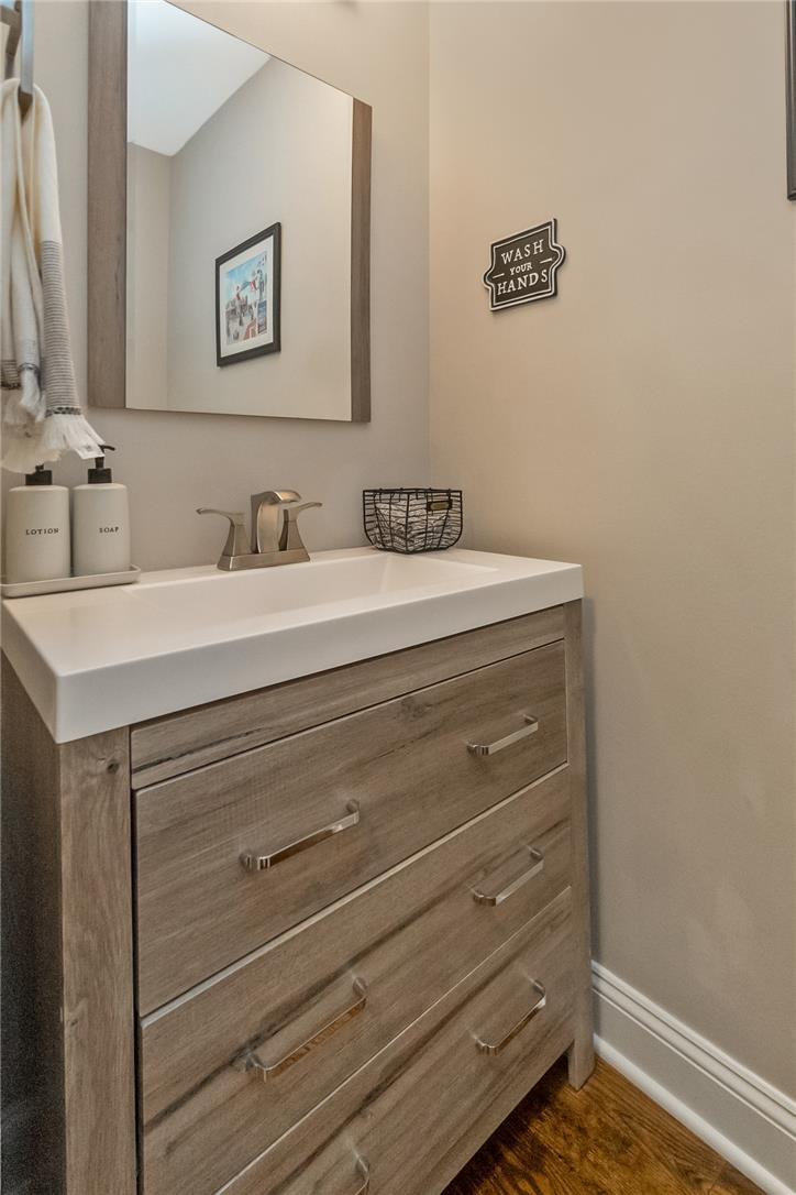 755 Yorkshire Road Property Photo 28
