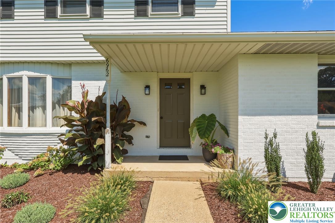 6962 Salinka Square Property Photo 6