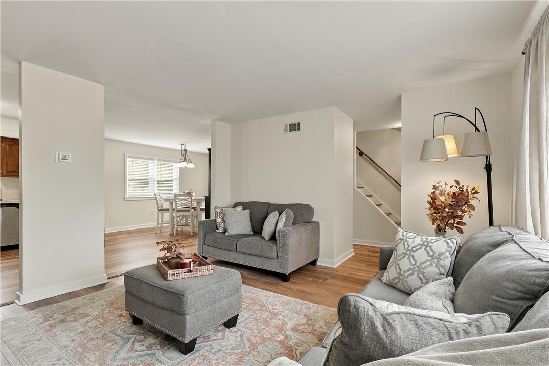 6962 Salinka Square Property Photo 14