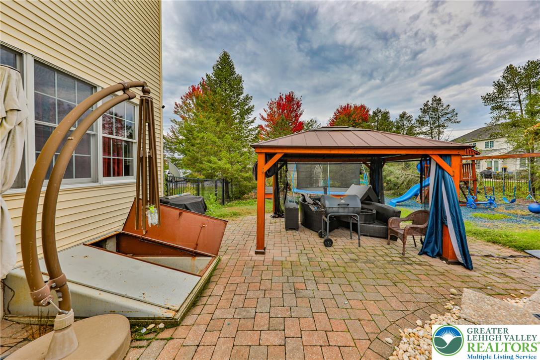 4231 Campbell Drive Property Photo 8