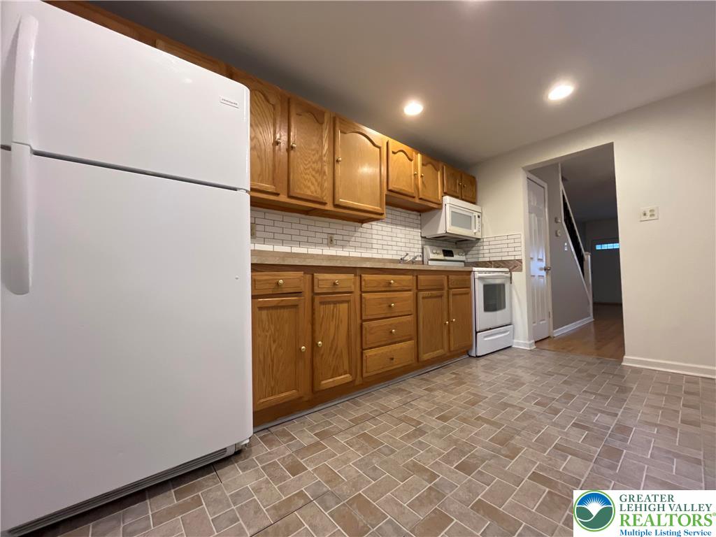 364 Green Street Property Photo 4