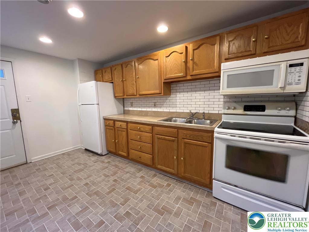 364 Green Street Property Photo 5