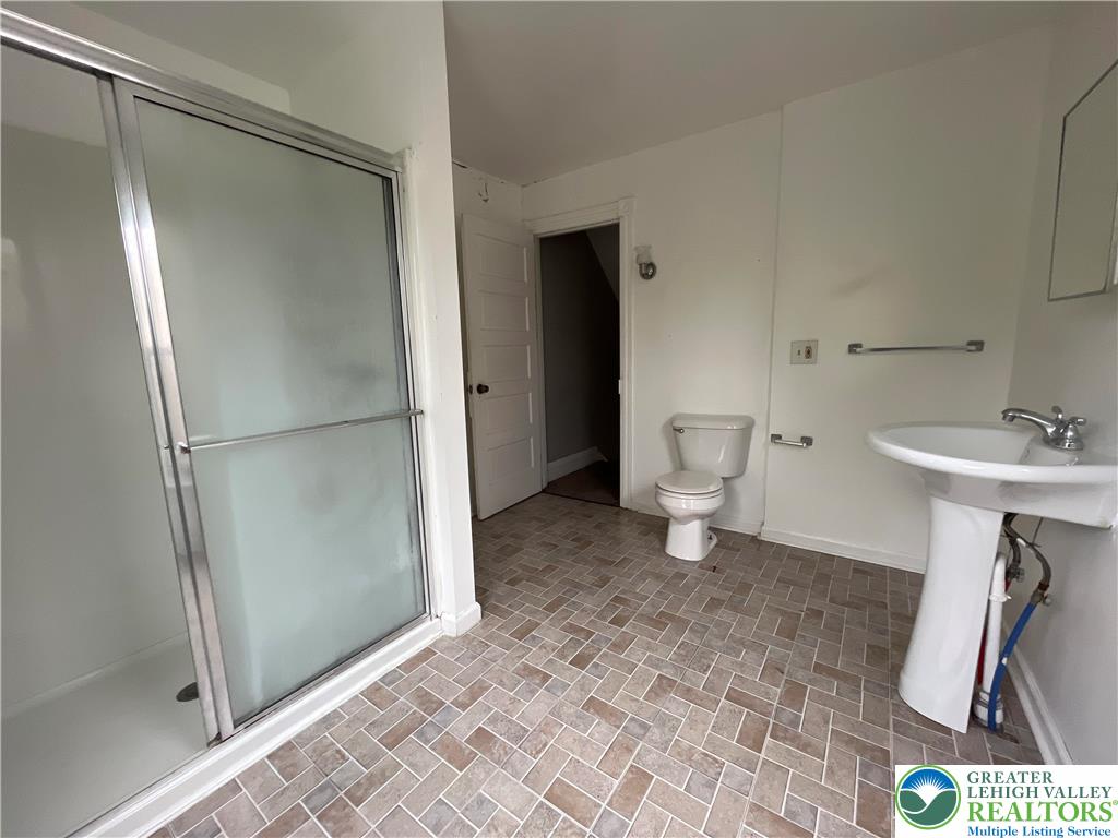 364 Green Street Property Photo 9