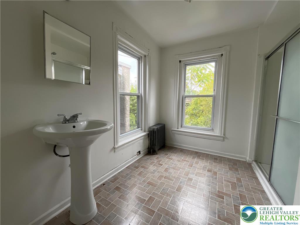 364 Green Street Property Photo 10
