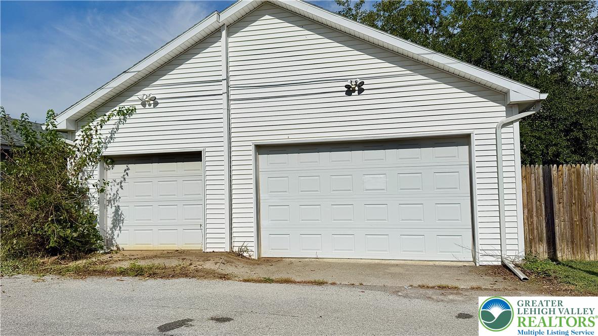 146 East Union Street Property Photo 25