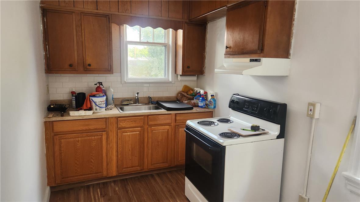 527 Wyandotte Street 1st Floor-rear Property Photo 6