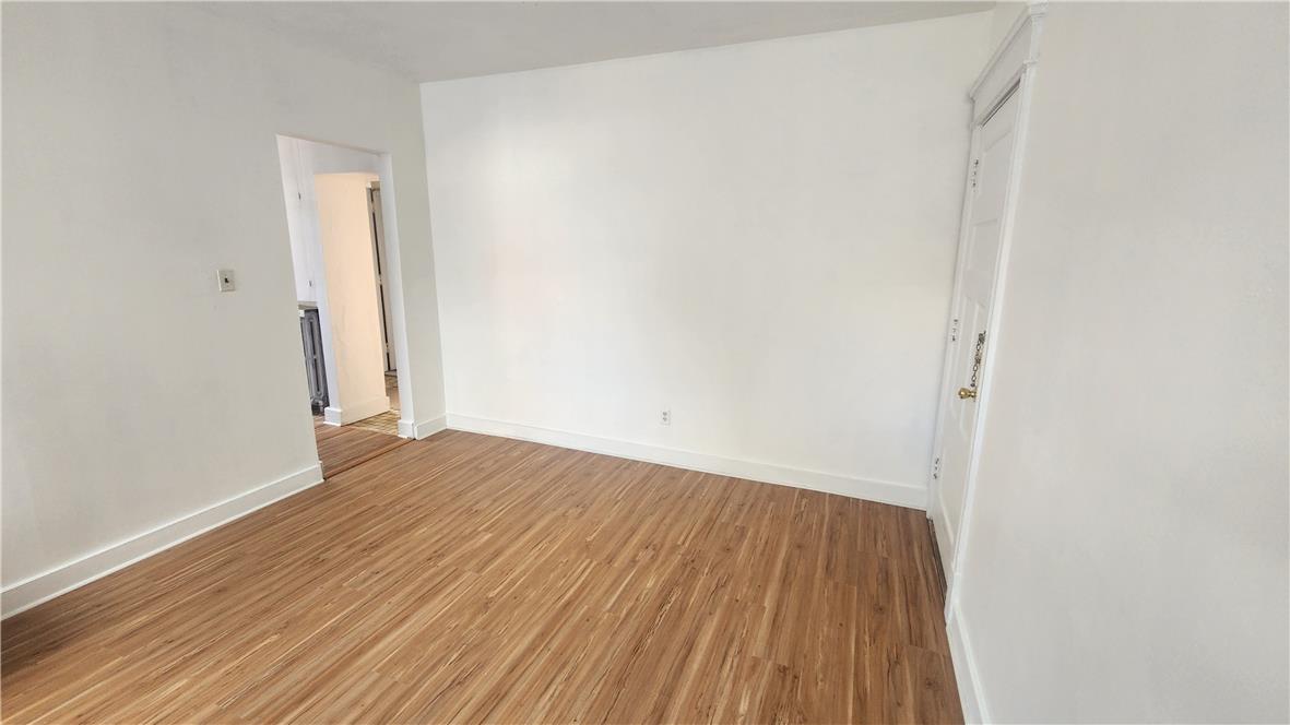 527 Wyandotte Street 1st Floor-rear Property Photo 9