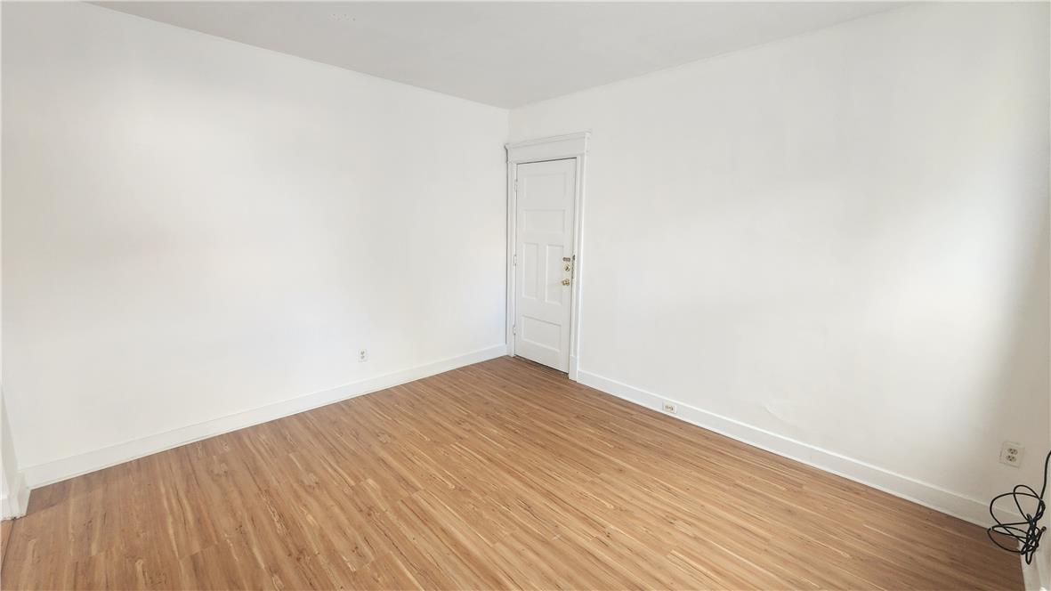 527 Wyandotte Street 1st Floor-rear Property Photo 10
