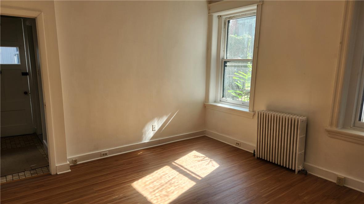 527 Wyandotte Street 1st Floor-rear Property Photo 13