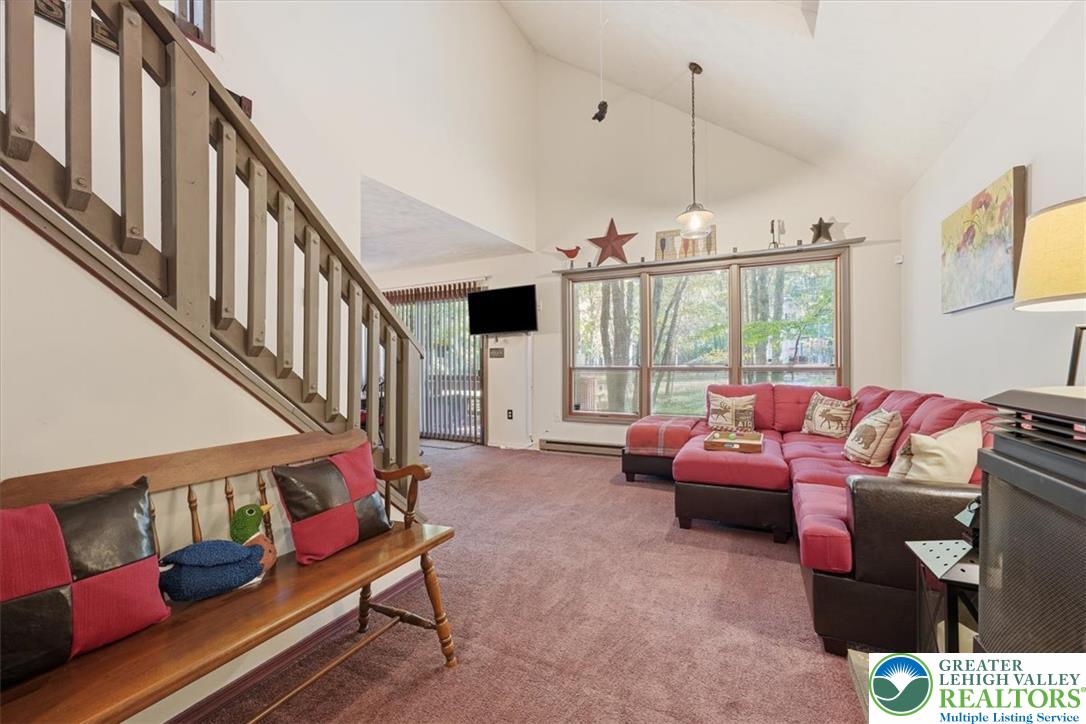 69 Guest Circle Property Photo 11