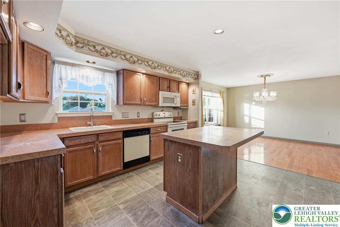 5660 North Coplay Road Property Photo 8