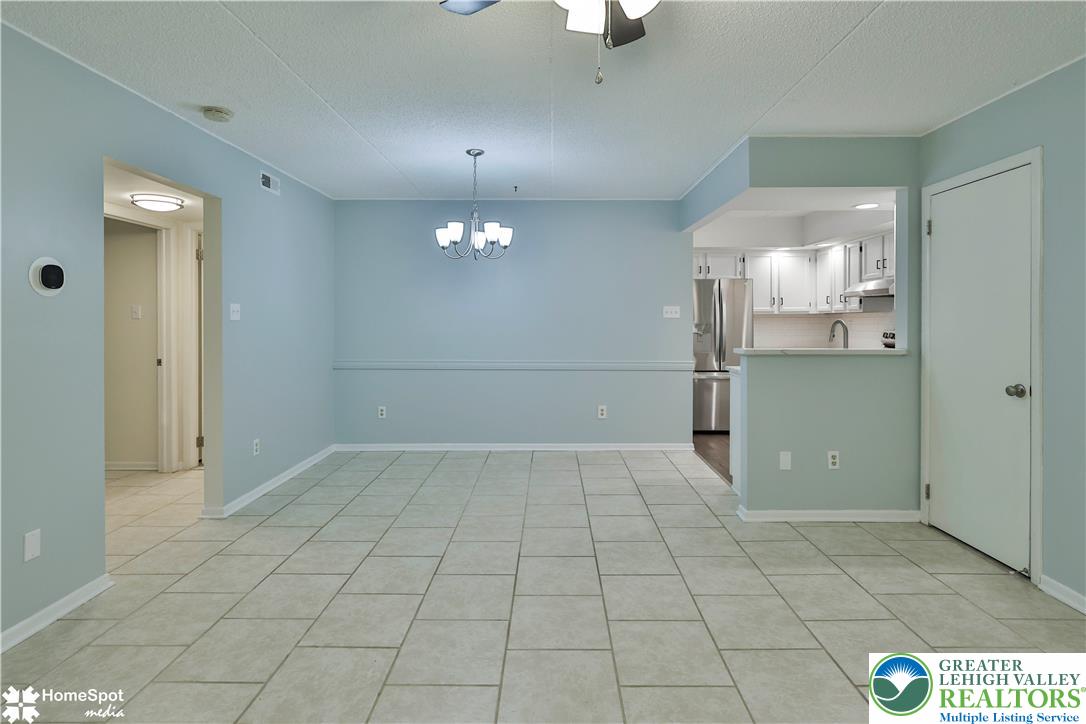 2666 Rolling Green Place Property Photo 4
