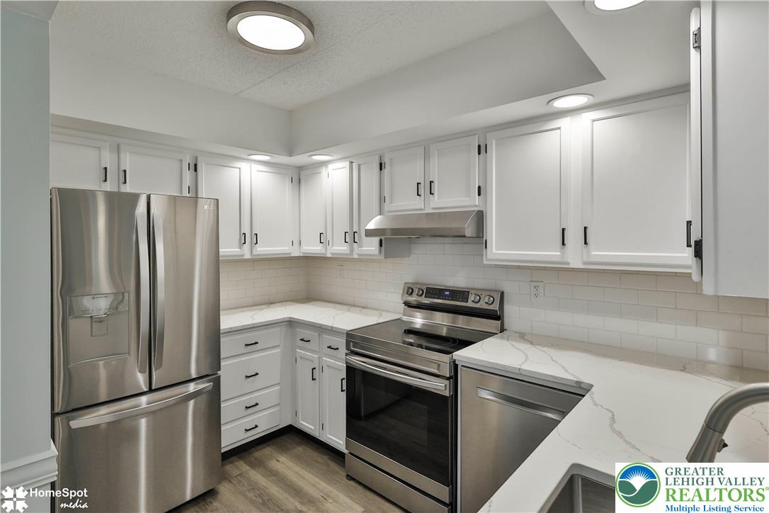 2666 Rolling Green Place Property Photo 6