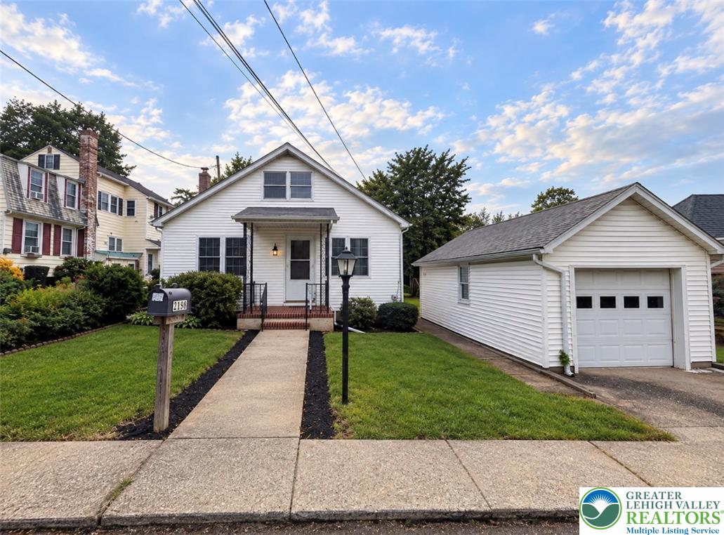 2198 Focht Avenue Property Photo 1