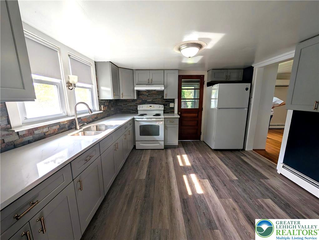 2198 Focht Avenue Property Photo 6