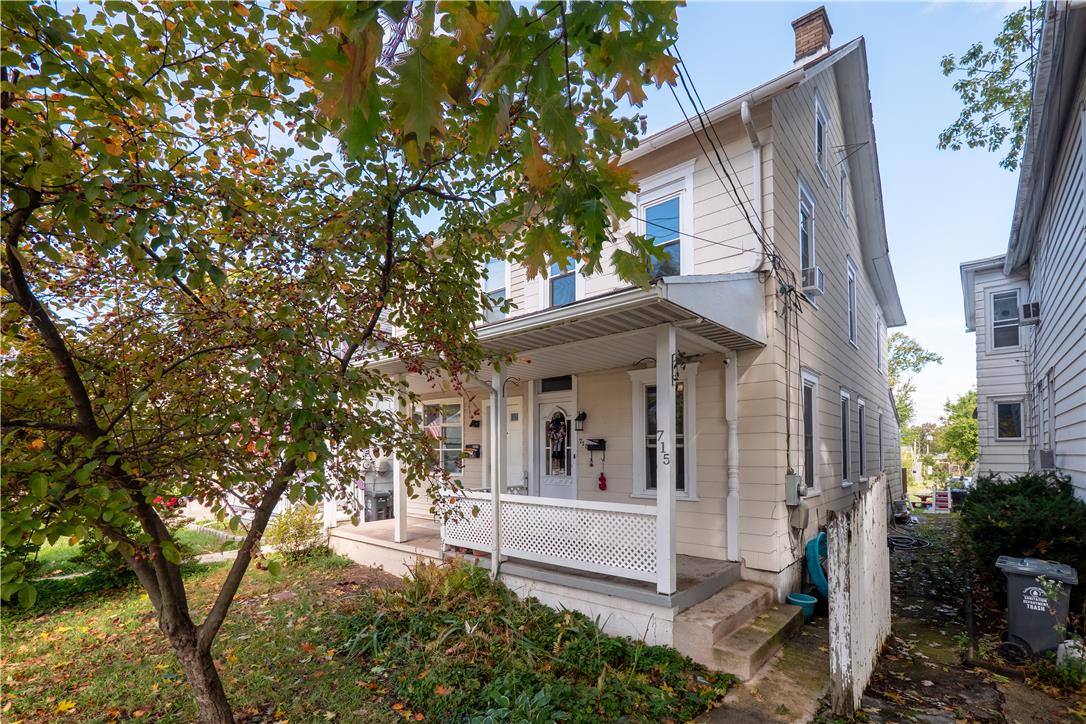 715 West Broad Street Property Photo 1