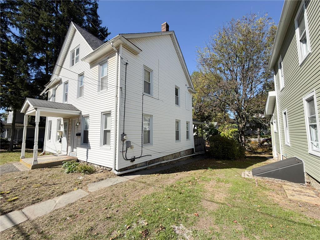 128 Centre Street Property Photo 4