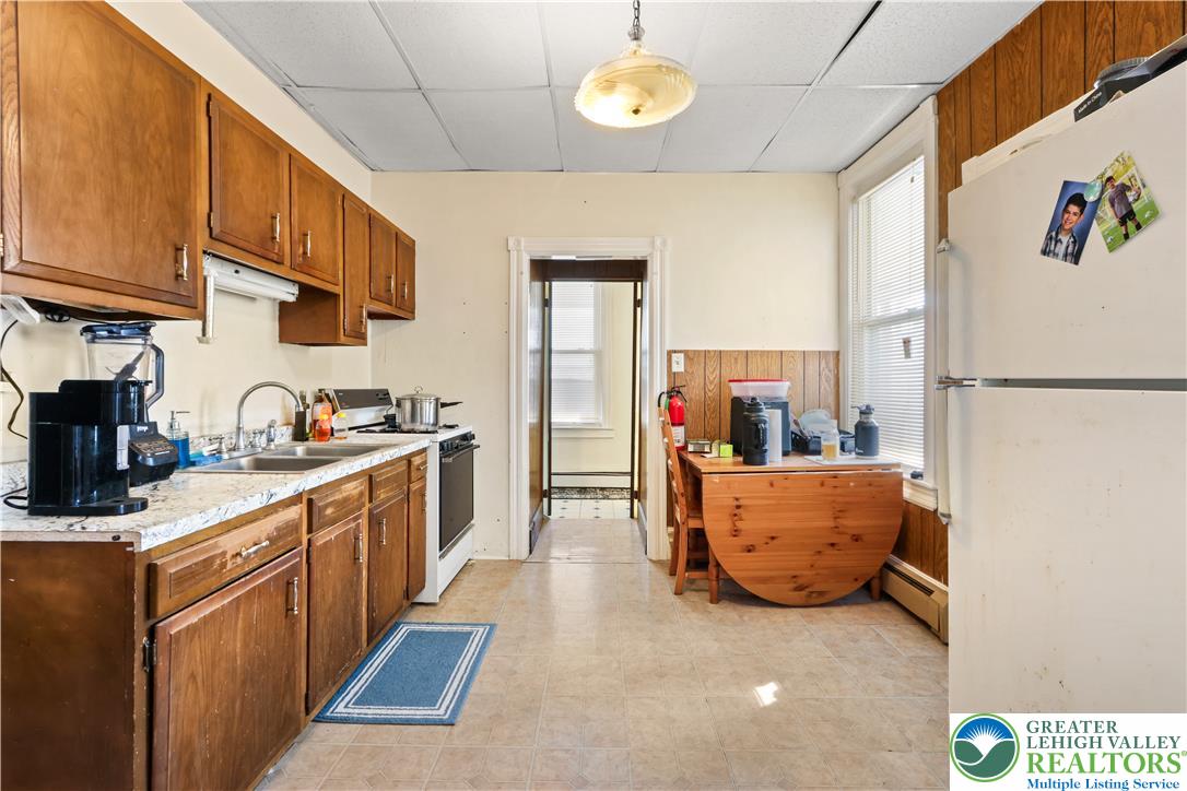 200 North 8th Street Property Photo 8