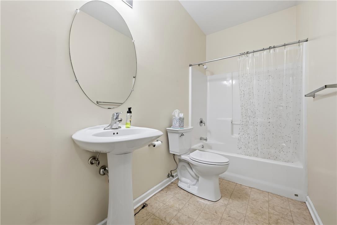 240 Patterson Walk Property Photo 7