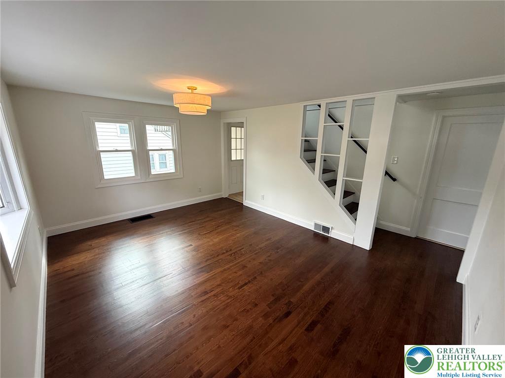 2632 Eldridge Avenue Property Photo 4