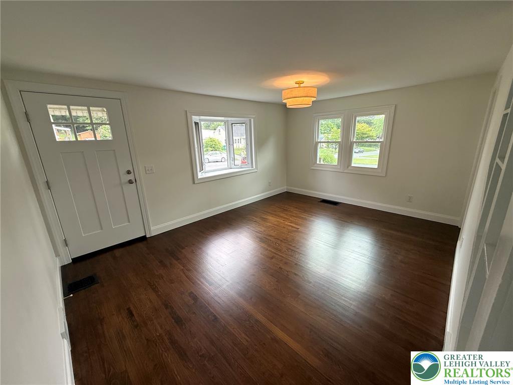 2632 Eldridge Avenue Property Photo 6
