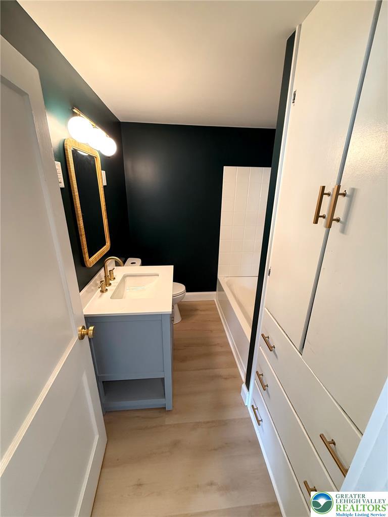 2632 Eldridge Avenue Property Photo 10