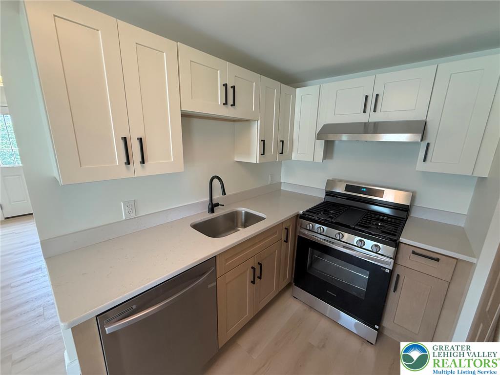 2632 Eldridge Avenue Property Photo 15
