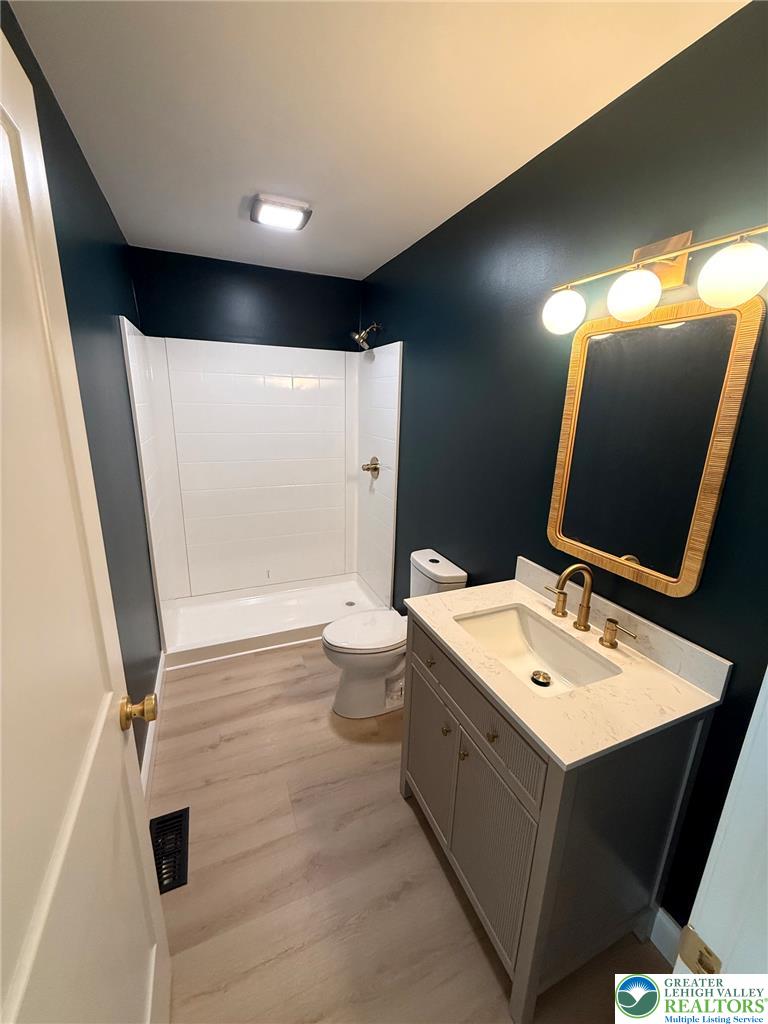 2632 Eldridge Avenue Property Photo 18