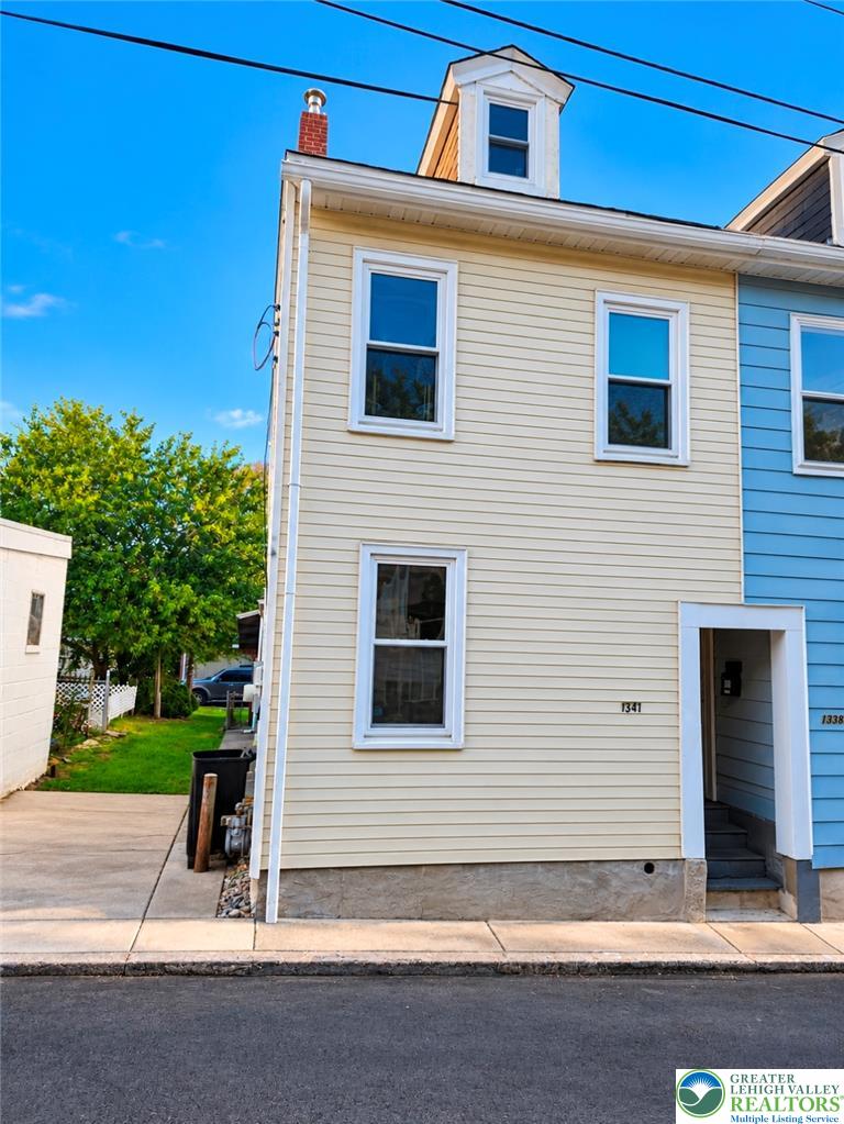 1341 Pine Street Property Photo 1