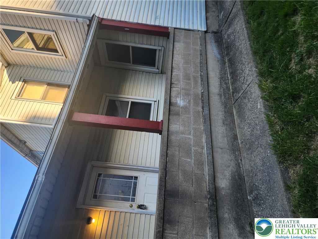1341 Pine Street Property Photo 6