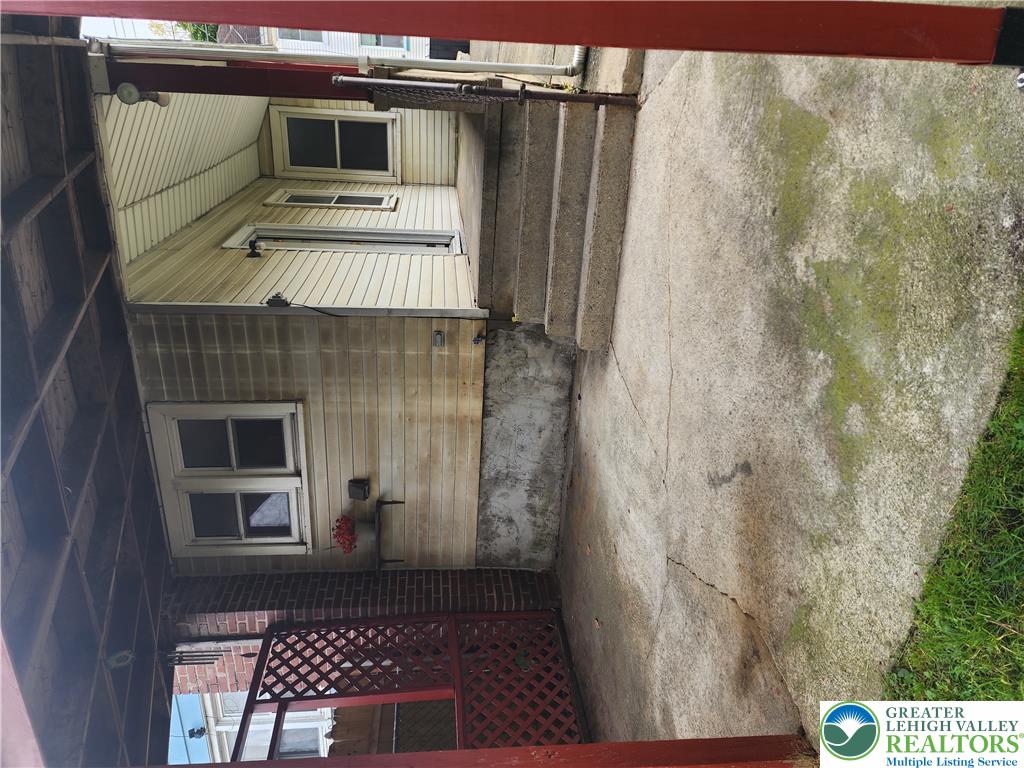 1341 Pine Street Property Photo 7