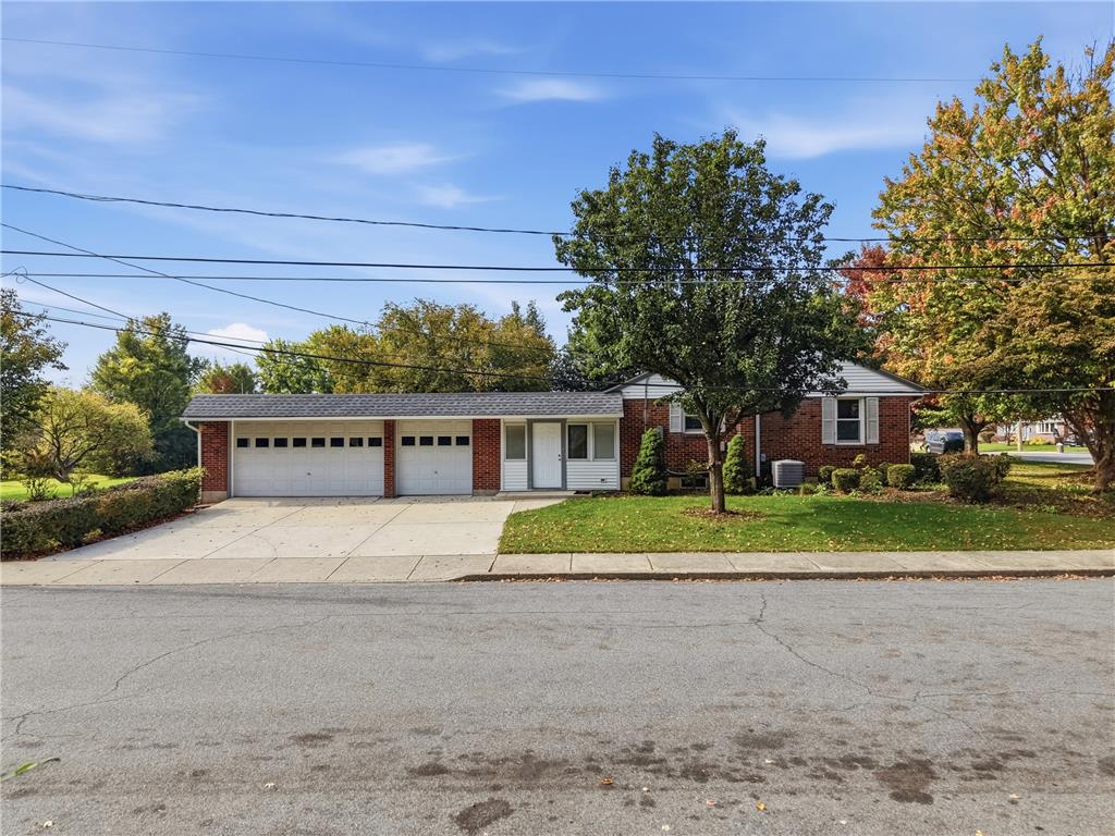 865 Bridge Street Property Photo 2