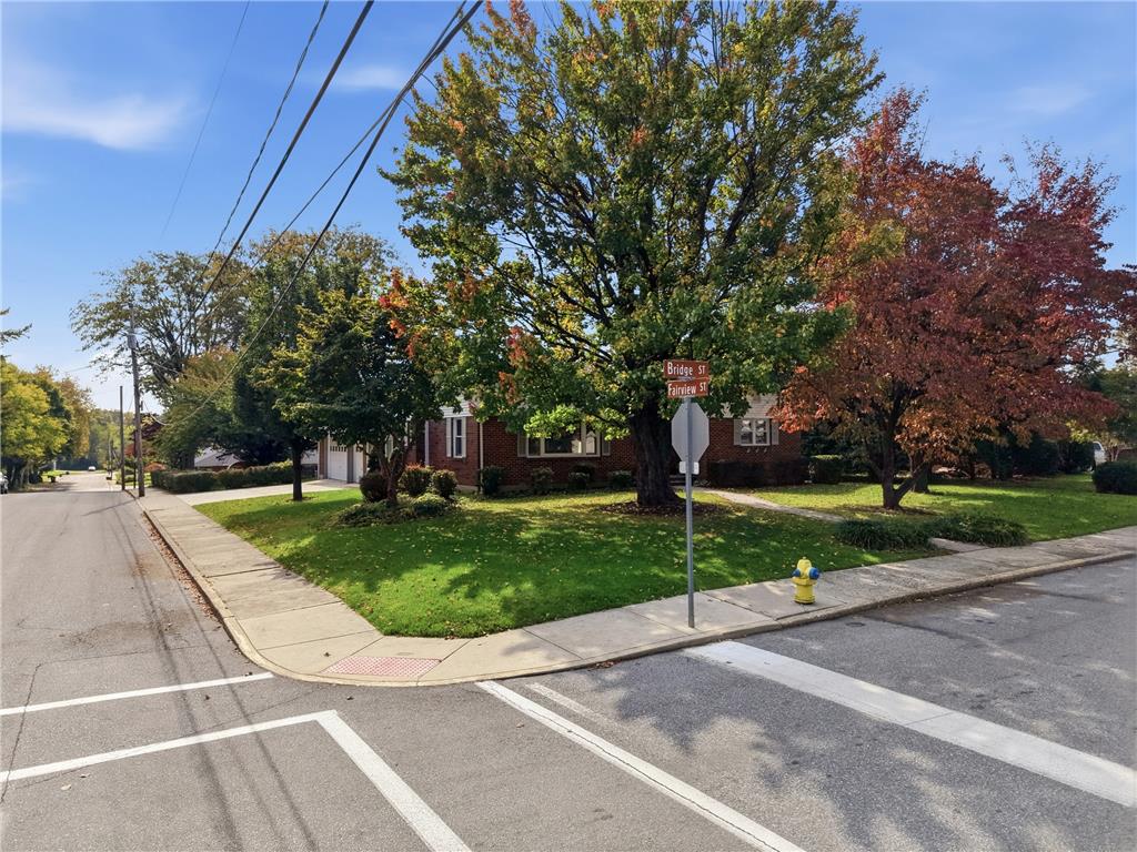 865 Bridge Street Property Photo 4